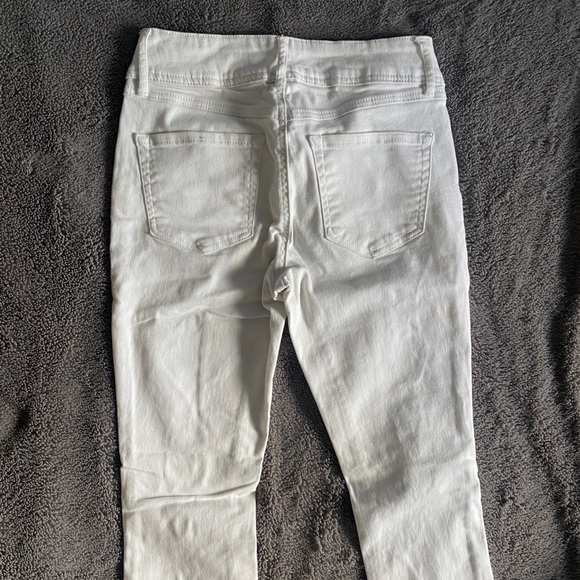 Refuge White Jeans - Picture 4 of 5